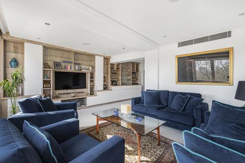 undefined, Piccadilly, Mayfair, W1J