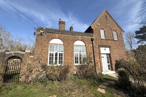 4 bedroom detached house to rent, Meldex Close, Mill Hill, NW7