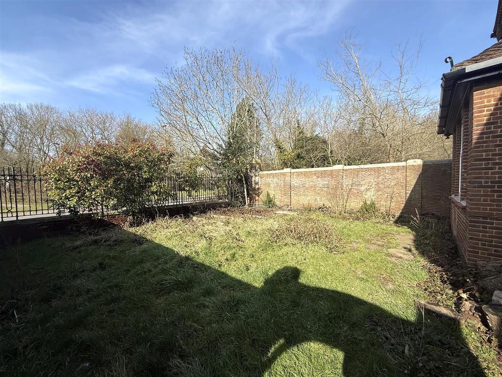 Front Garden.jpeg