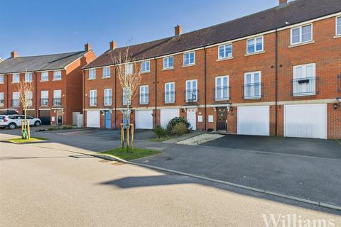 4 bedroom townhouse for sale, Noble Crescent, Aylesbury HP18