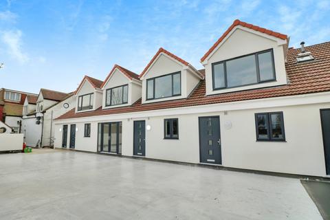 2 bedroom flat to rent, Elmsleigh Drive, Leigh-on-sea, SS9