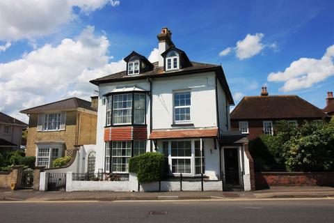 3 bedroom semi-detached house to rent, Mill Road, Wiltshire SP2