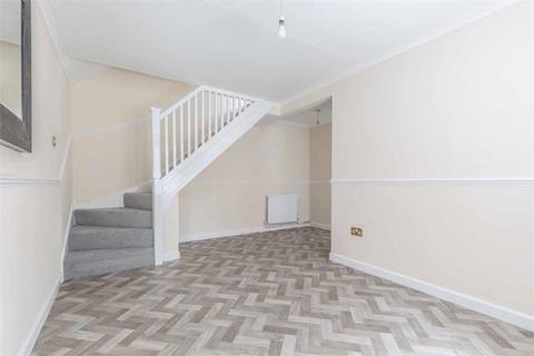 2 bedroom end of terrace house to rent, Langtons Meadow, Farnham Common SL2