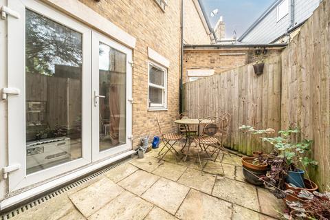 3 bedroom apartment for sale, Athenlay Road, London