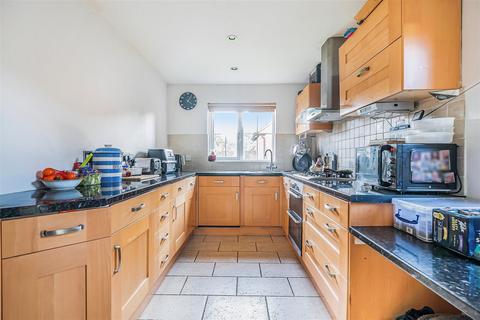 4 bedroom detached house for sale, St Mellion Close, Chippenham