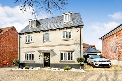 5 bedroom detached house for sale, Kingfisher Drive, Poole BH16