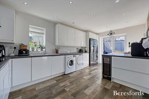 10 Bootham Road, Billericay, CM12 9NG