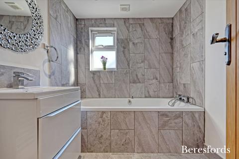 10 Bootham Road, Billericay, CM12 9NG