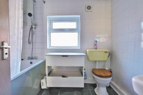 2 bedroom terraced house to rent, Humberstone Road, Plaistow, E13