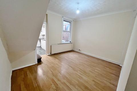 3 bedroom terraced house to rent, Humberstone Road, Plaistow, E13