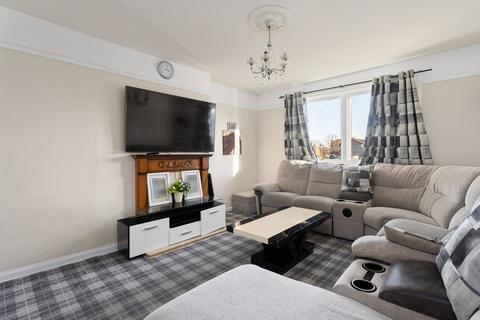 3 bedroom flat for sale, Harrysmuir North, Livingston, EH53