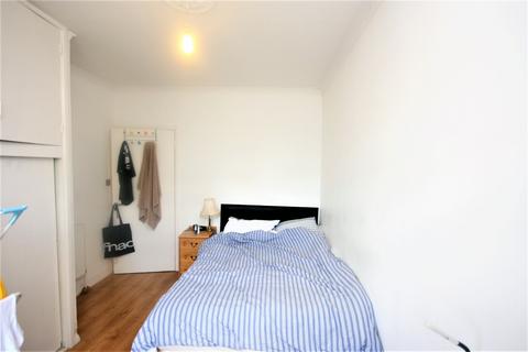 4 bedroom maisonette to rent, Bow, E3 2AX