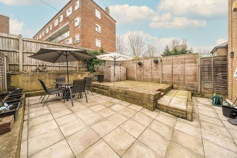 2 bedroom flat to rent, Campshill Road, London SE13