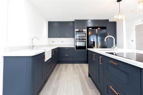 69 Walnut Crescent, Bristol, BS15 4HZ