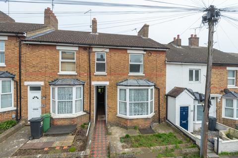 4 bedroom terraced house to rent, Charlton Street