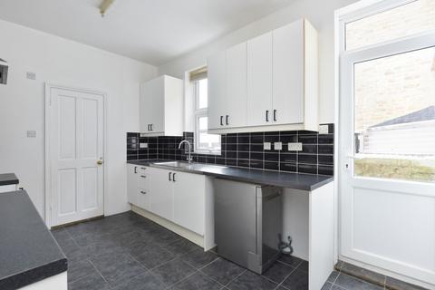 4 bedroom terraced house to rent, Charlton Street