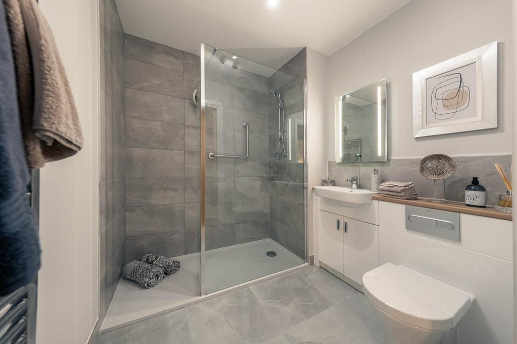 Catherine Place, Melton Mowbray - Shower Room