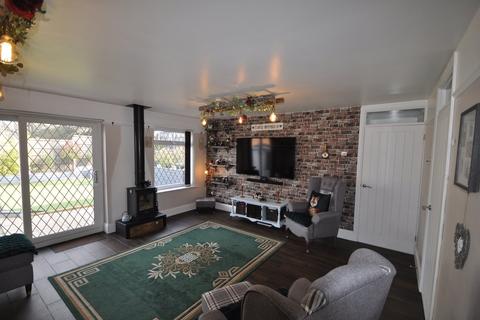 24 Aldeford Drive, Brierley Hill, DY5 3JF