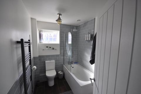 24 Aldeford Drive, Brierley Hill, DY5 3JF