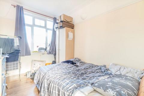 3 bedroom flat to rent, Northfield Avenue, London W5