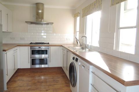 2 bedroom flat to rent, LEXDEN