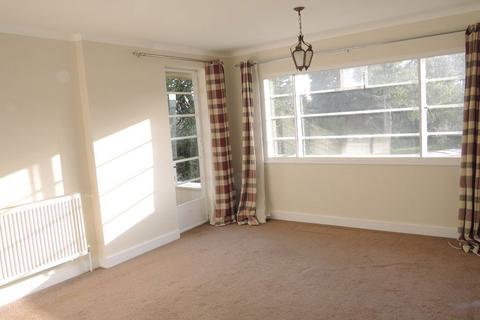 2 bedroom flat to rent, LEXDEN