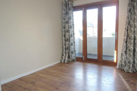 2 bedroom flat to rent, LEXDEN