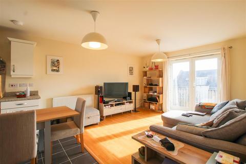 2 bedroom apartment to rent, Stanley Avenue, Cambridge CB4