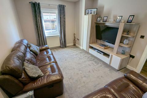 7 bedroom townhouse for sale, Dickens Heath Road, Dickens Heath