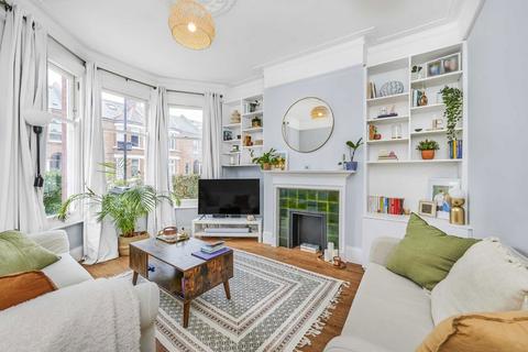 2 bedroom maisonette to rent, Glenfield Road, London SW12