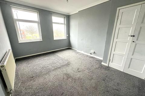 3 bedroom flat to rent, Sutcliffe Avenue, Grimsby, DN33