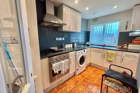 2 bedroom flat for sale, Lutterworth Road, Newcastle upon Tyne, NE12