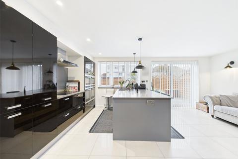 292 Abbs Cross Lane, Hornchurch, RM12 4YD