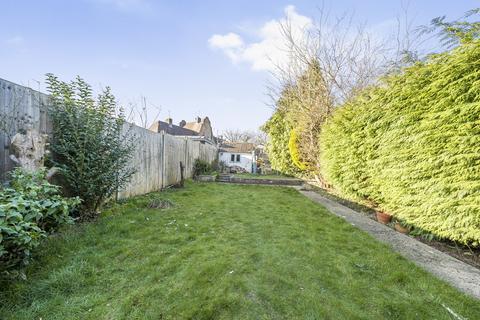 10 Tudor Close, Pinner, HA5 2JT