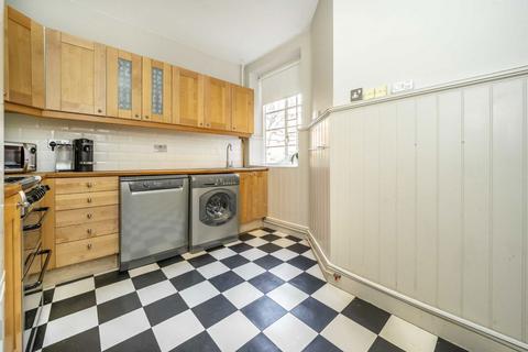 2 bedroom flat for sale, Watchfield Court, London W4