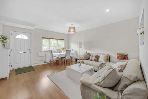 17 Blossom Close, London, W5 4YF