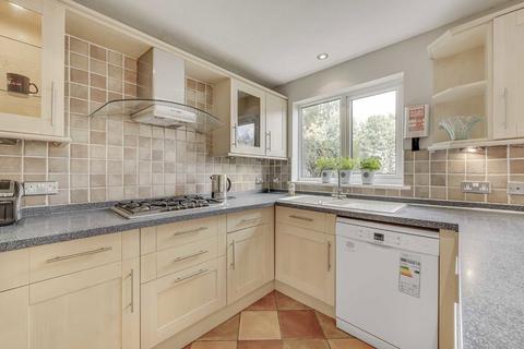 17 Blossom Close, London, W5 4YF