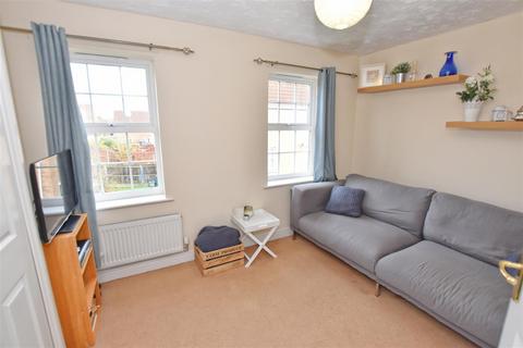 3 bedroom semi-detached house to rent, Bishy Barnebee Way, Norwich