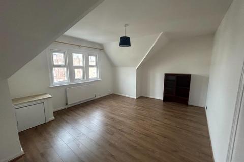 2 bedroom flat to rent, Norwood Road, West Norwood, London SE27