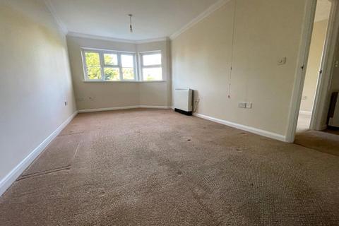 2 bedroom retirement property for sale, Southend Road, Hockley, Essex, SS5