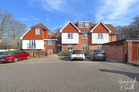 2 bedroom flat for sale, Thornwood Road, Epping CM16