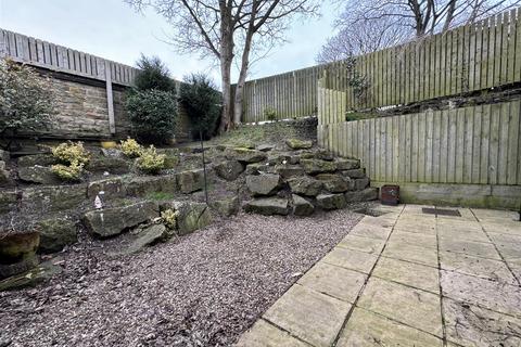 4 bedroom detached house for sale, The Bridges, Thongsbridge, Holmfirth HD9 7FE