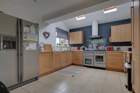 4 bedroom semi-detached house for sale, Northney Road, Hayling Island