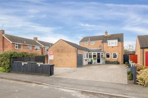 5 bedroom detached house for sale, Forth Close, Oakham