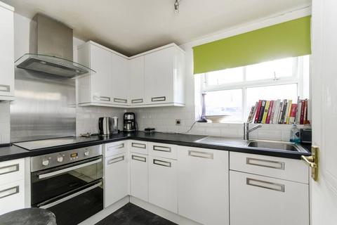 2 bedroom flat to rent, Stoneyard Lane, Poplar, London, E14