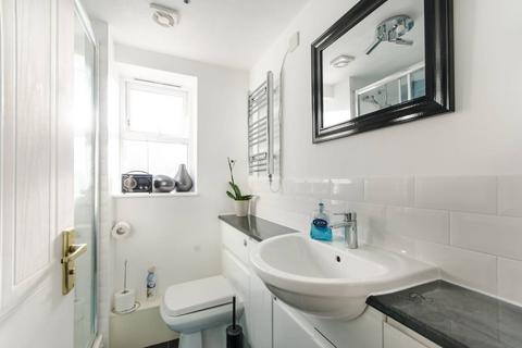 2 bedroom flat to rent, Stoneyard Lane, Poplar, London, E14