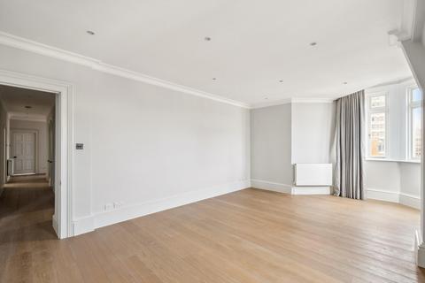 4 bedroom flat to rent, Sloane Street, London, SW1X