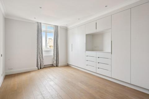 4 bedroom flat to rent, Sloane Street, London, SW1X