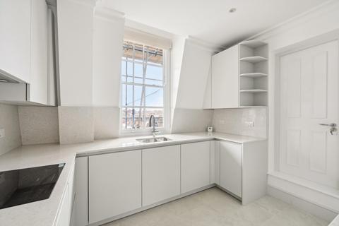 4 bedroom flat to rent, Sloane Street, London, SW1X