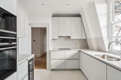 4 bedroom flat to rent, Sloane Street, London, SW1X